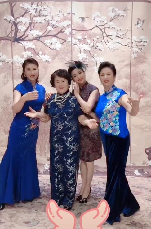 朱军80岁岳母与3女儿跳舞 女儿一个比一个美