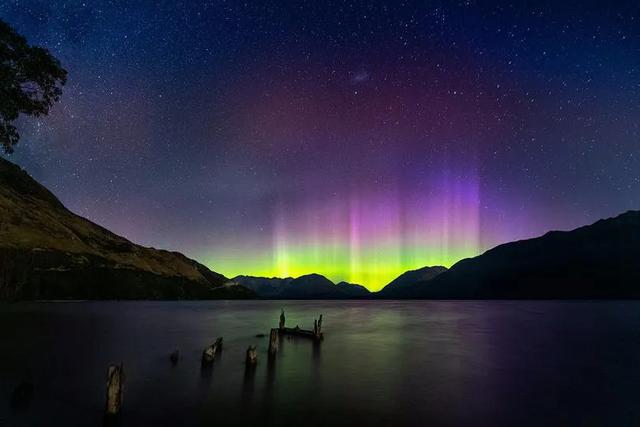 新西兰南极光大爆发 摄影爱好者们疯了