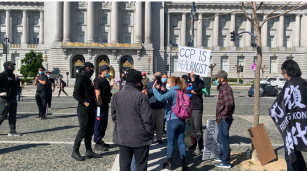 旧金山亚裔反歧视游行 华人内部起冲突