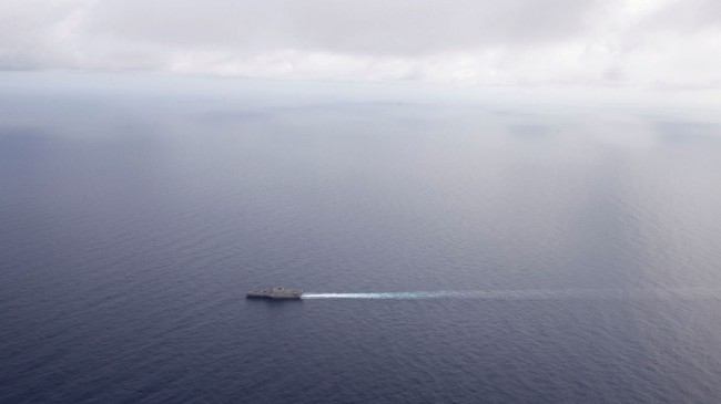 美军罗斯福号航母打击群进入南海 最新位置披露