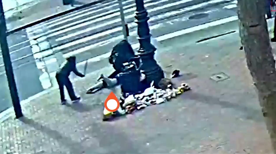 旧金山华裔老太反击案视频曝光：行凶者被保安打倒