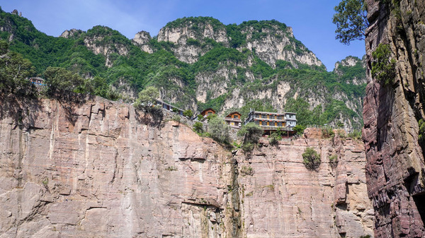 河南最危险的村庄 在海拔千米的悬崖上