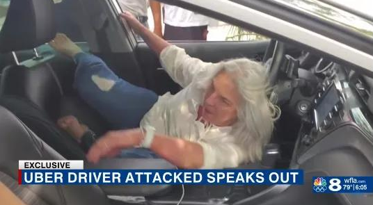 恐怖：女乘客突然发狂 锁喉狂咬男司机画面曝光