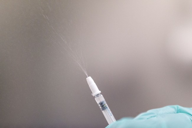 新一代新冠疫苗：可能不用打针