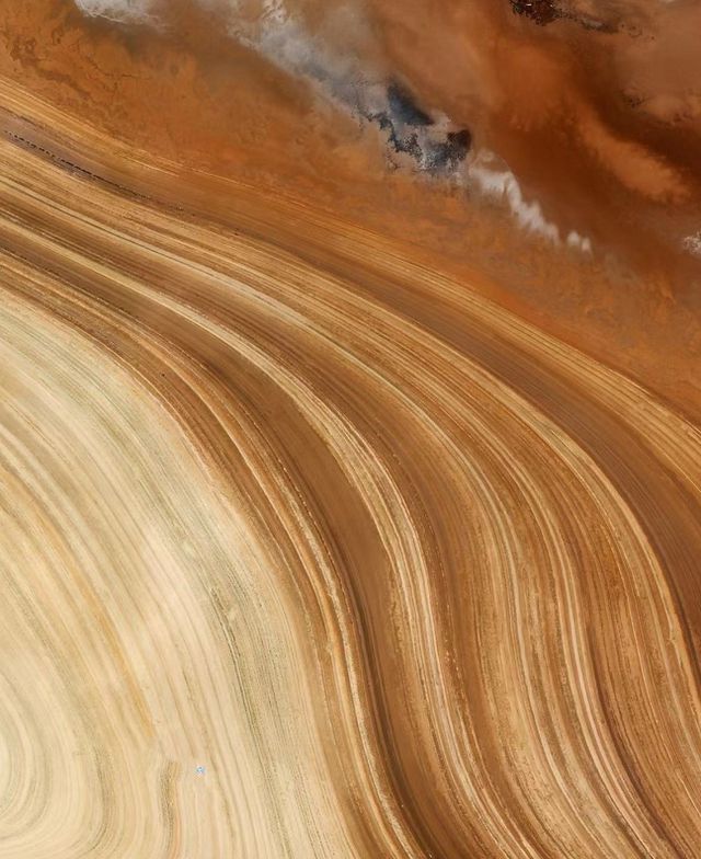 全球最大盐漠：盐层厚9000米 千年不长草