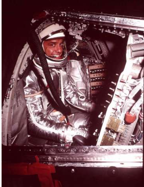 美国载人航天60周年：太空旅游业如火如荼
