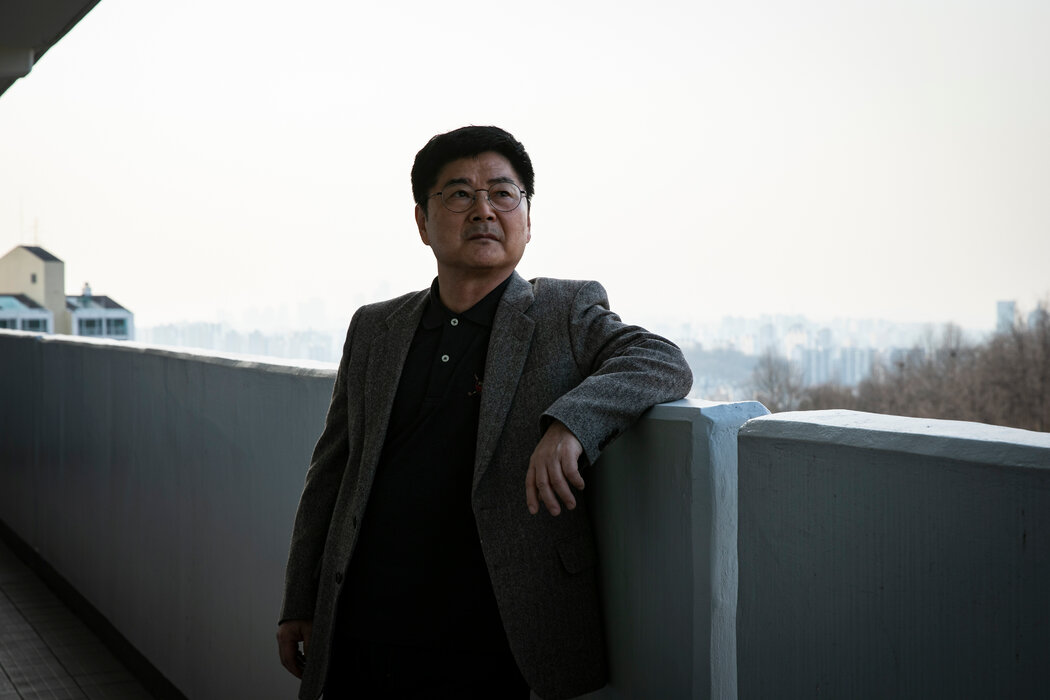 首尔，李泰庆在他的公寓里。李泰庆一家在1960年迁回朝鲜。他于2009年逃到了韩国。