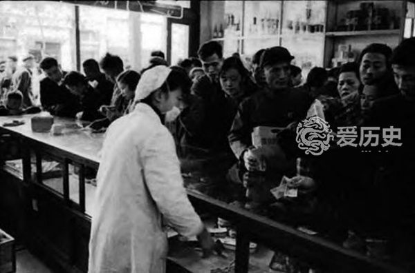 上海人满满的回忆：1949年成立的首家国营百货
