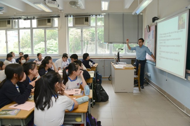 政治压力日增 香港四成教师想离开教育界