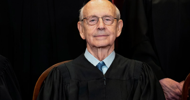 自由派施压最高大法官:你83岁了，应该趁早让位了