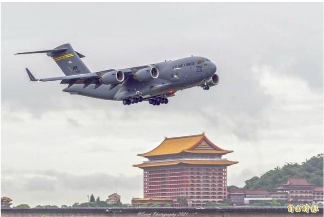 环时认怂：中国“运-20”落后美军“C-17”20年