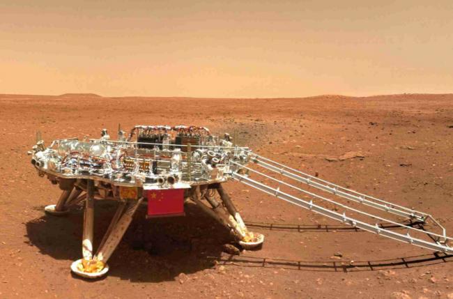 NASA飞行器拍到祝融号火星车 科学家称不可思议