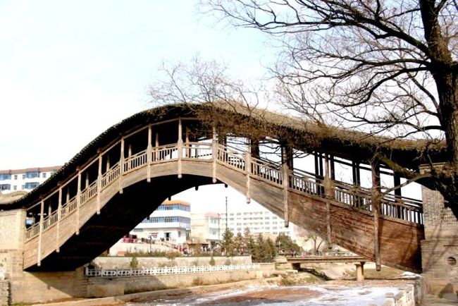 甘肃六百多年的古桥：近如刀 远如虹