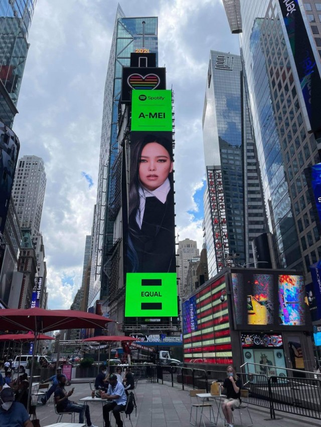 张惠妹登纽约时代广场巨幕为女性平权发声