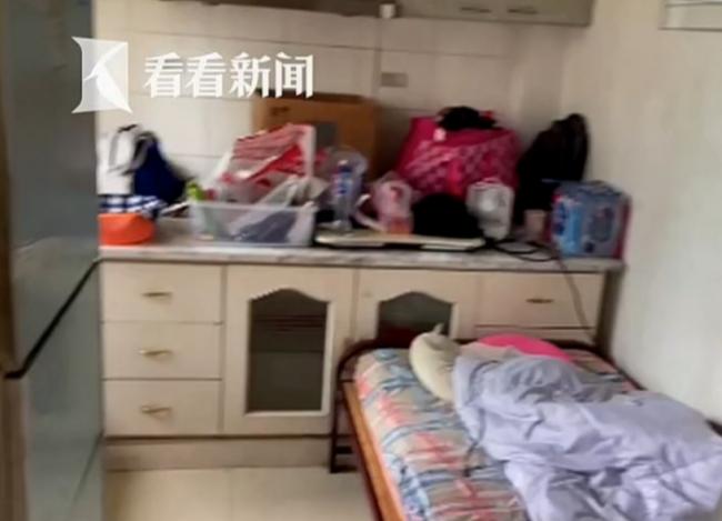 上海高档住宅严重群租 39人共住连厨房都有床