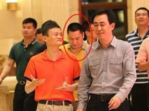 赵薇丈夫黄有龙被诉赖债3亿 他在打什么算盘？