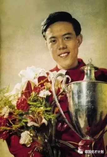 容国团：中国首位世界冠军 英年自尽留十字遗言