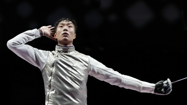 香港选手奥运夺金 颁奖礼放中国国歌遭港人狂嘘