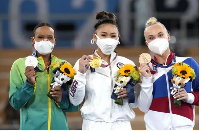 难民后裔 苗族女孩为美守住女子体操全能金牌