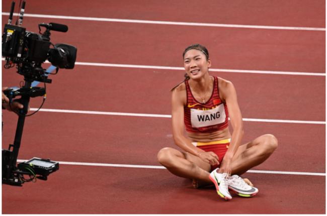 历史第一人！王春雨闯入女子800米决赛