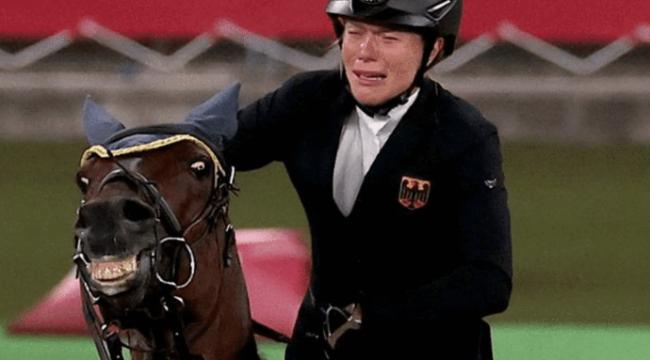 东奥赛场运动员痛哭 马儿表情亮了