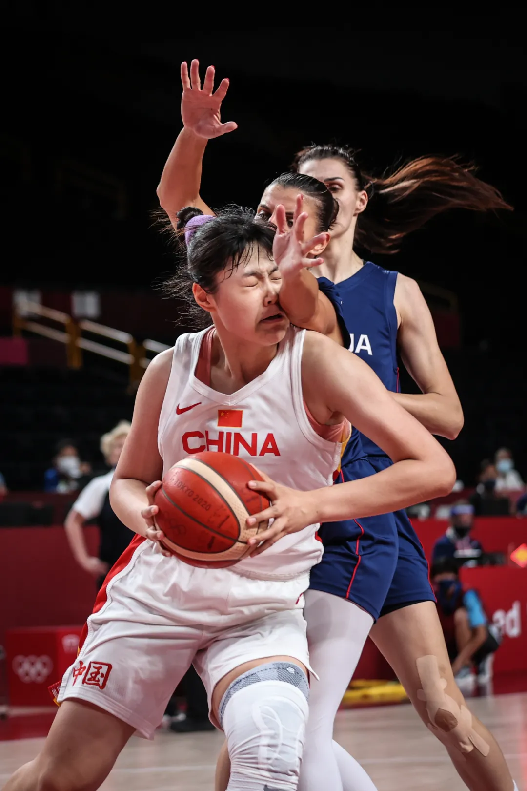 中国女篮惜败，但人们记住了“女版奥尼尔”