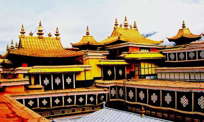 30吨黄金 10万颗宝石 中国真正的黄金宫殿