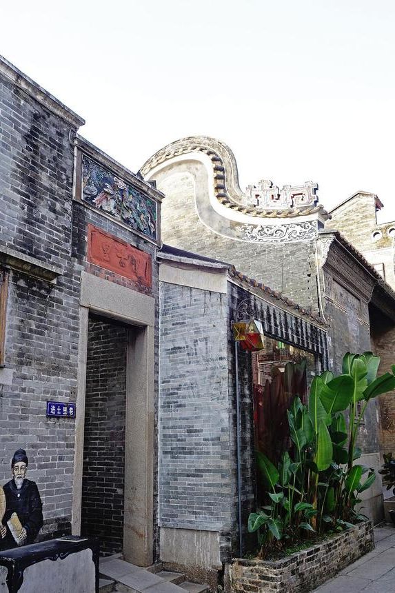 广州百年古镇巷子宽仅1米 仿佛是古城中村