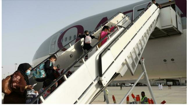 又一架满载外国公民的包机飞离喀布尔