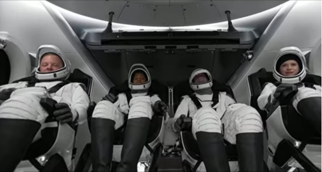SpaceX的首次全平民太空行成功启程