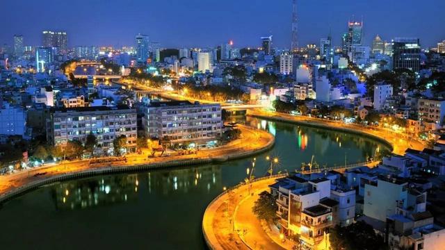 越南第二大城市河内 美女到处可见