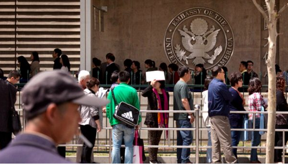 赴美留学签证被拒 七所中国高校学生最危险