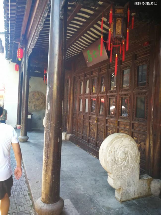 上海的一个古镇 因小笼包而出名人少景美