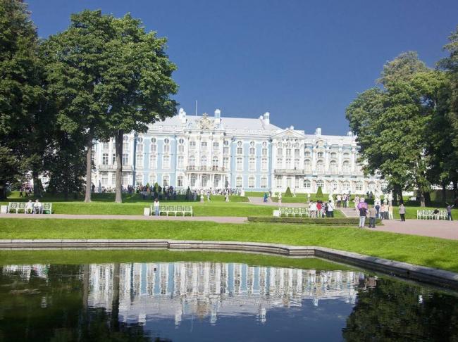 俄罗斯夏宫 俄罗斯的“凡尔赛宫”美哭了