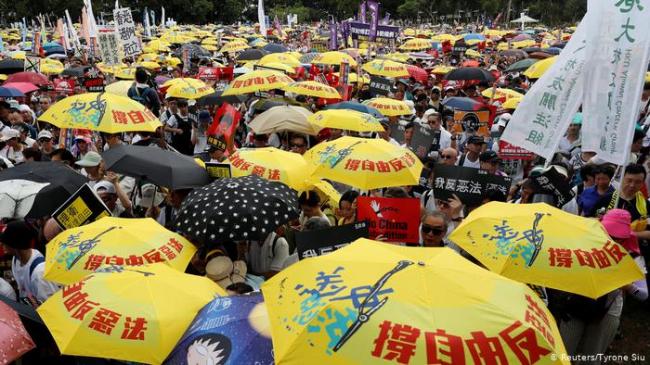 中国公布美国干预香港清单 列“五大罪状”