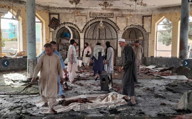 阿富汗清真寺遭自杀炸弹袭击 死伤近200