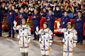 神舟13号接轨太空站 将在太空过年 饺子春联都带上
