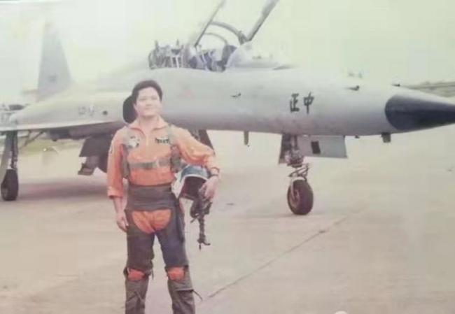 30年前驾百万战机投奔大陆的台湾飞行员现况咋样