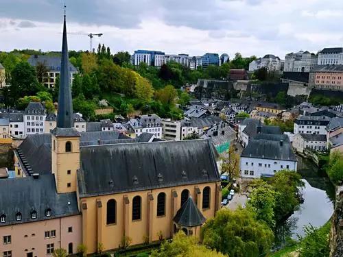 卢森堡：世界最富裕国家的迷你首都
