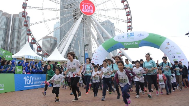 渣打香港马拉松开跑 “香港加油”成敏感词被禁
