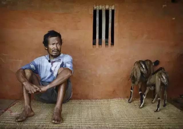 尼泊尔“卖肾村”：人人身上一道疤