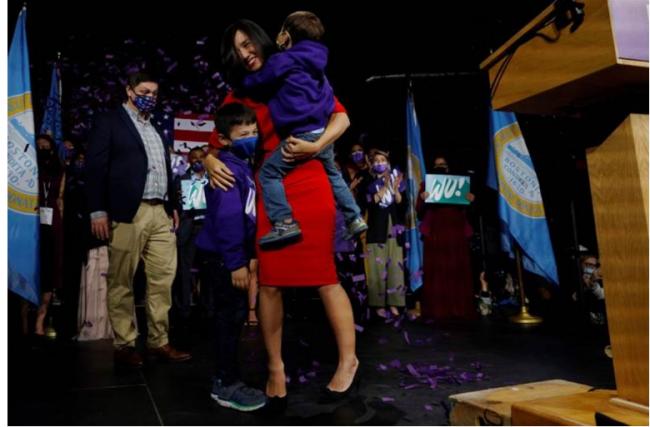 波士顿首位来自台湾的女市长 吴弭一家都是学霸