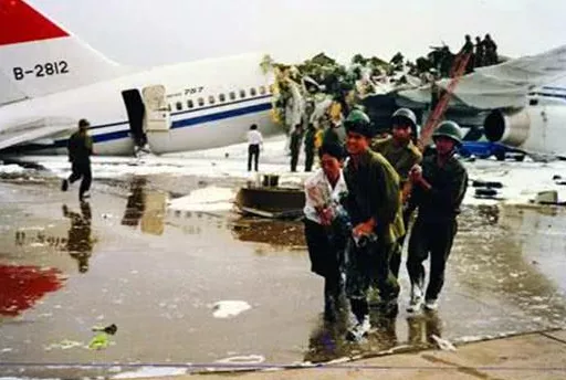 中国最惨劫机案：三飞机相撞爆炸，128人丧生