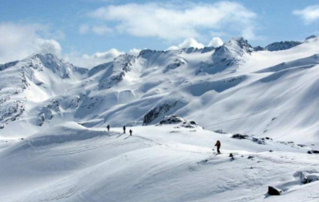 加拿大冬季最值得一游的12个最佳滑雪场地