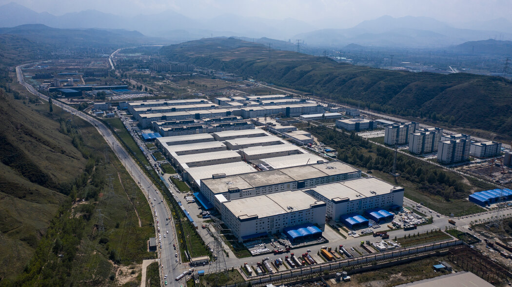 位于西宁南川工业园区的比亚迪工厂。该企业最初将赌注押在传统锂电池上。