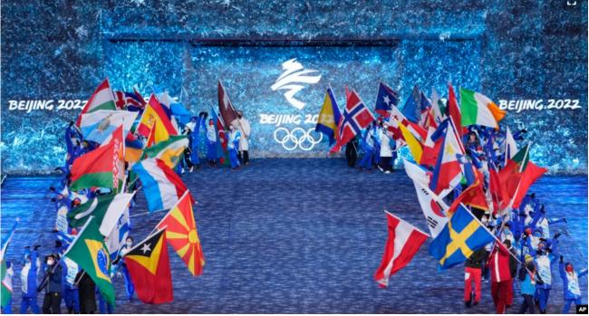 冬奥落幕 金牌运动员回到自由世界后谴责北京