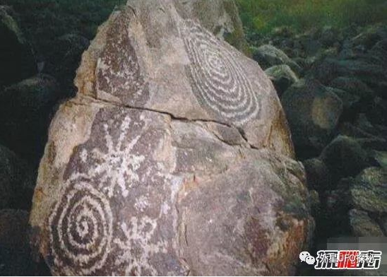 西藏一万两千年前的石碟  外星人存在的证据？