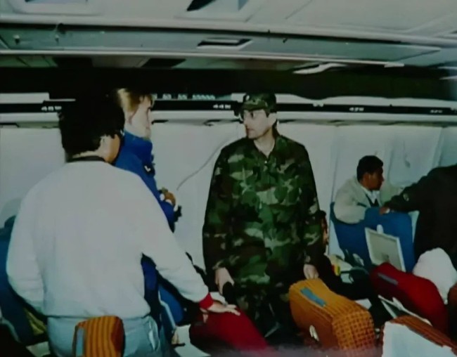 29年前，我和6岁儿子亲历了一场东航空难