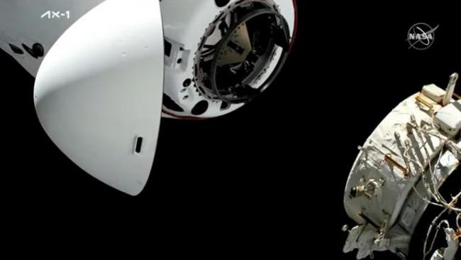 马斯克再创历史 空间站首迎全私人太空旅行团