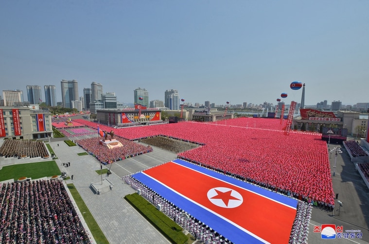 北韓數萬人歡慶太陽節。路透